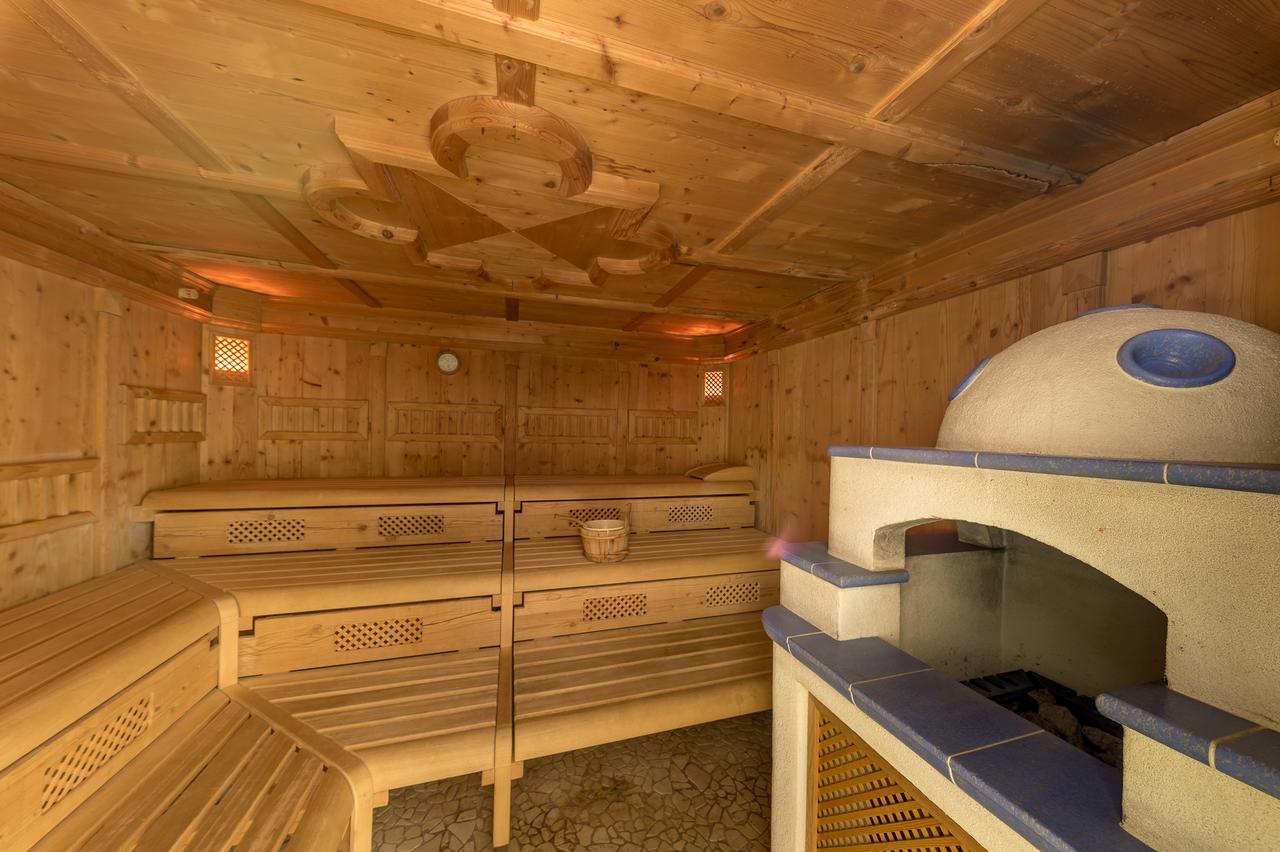 Hotel Hellweger Campo Tures Exterior foto